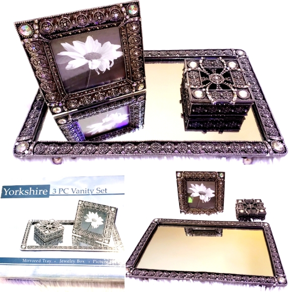 Yorkshire 3 piece vanity set with box - Picture 1 of 14
